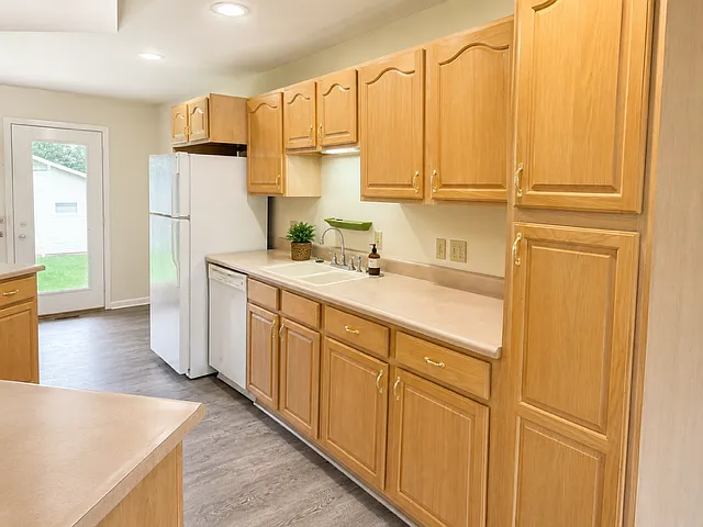 410 Donna Ln #410 — Photo 4