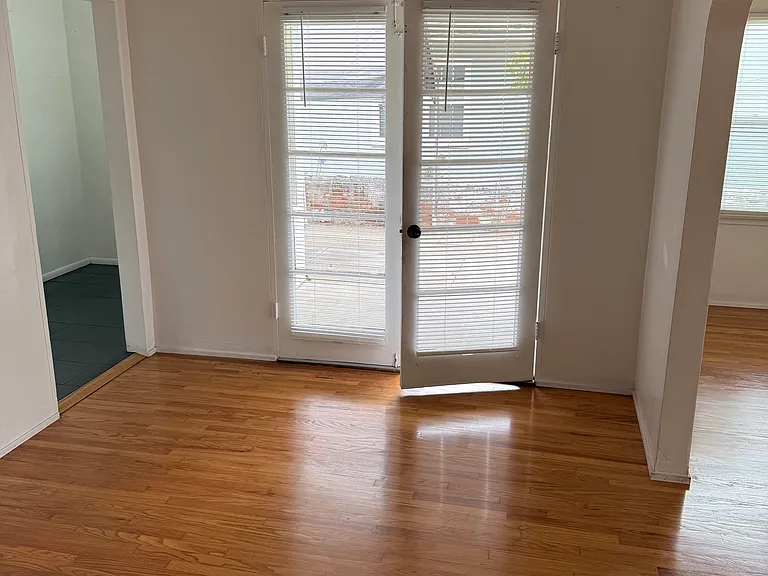 525 E Church St — Photo 5