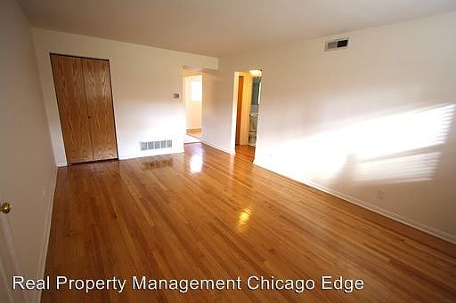 2nd image of 1140 W North Shore Ave APT 1E