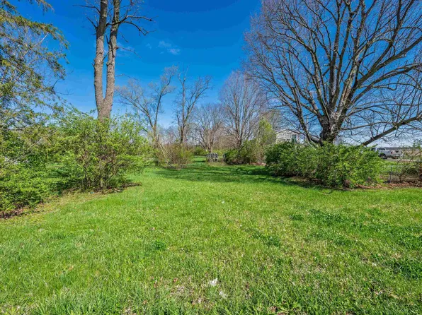 2416 E Indiana Ave, Muncie, IN 47303