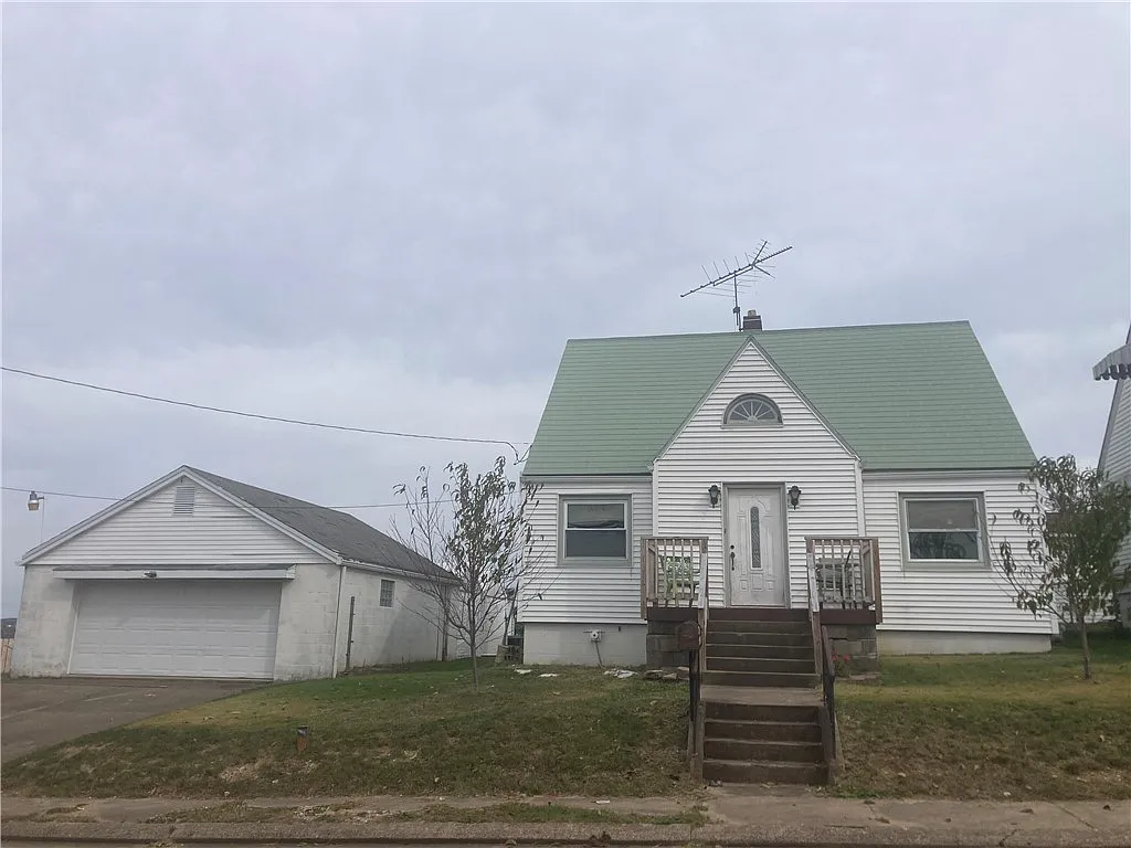 1310 Nash Ave photo 1