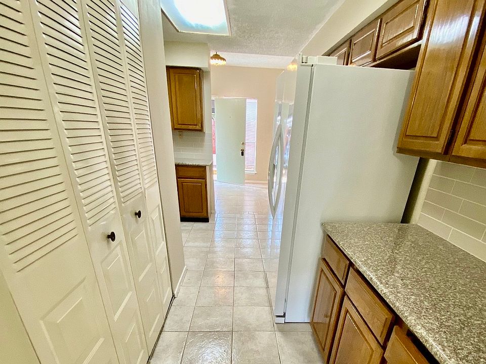 1st image of 8323 Wednesbury Ln #8323