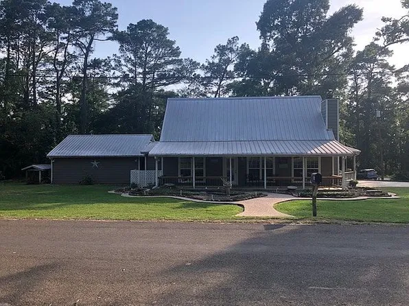 865 Chain Rd, Livingston, TX 77351