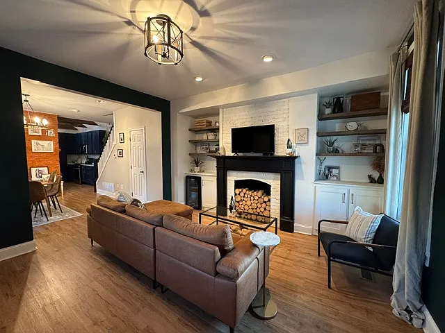 2 bed, 1.5 bath, 1152 sqft, $2,950 — Photo 2