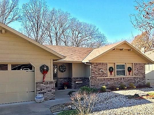 1st image of 17 Dulverton Dr