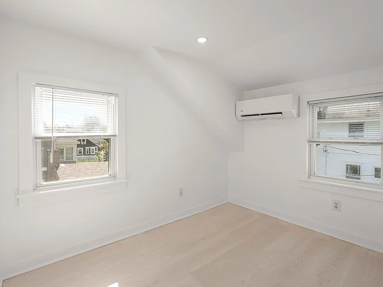 42 Riverside Ave — Photo 14