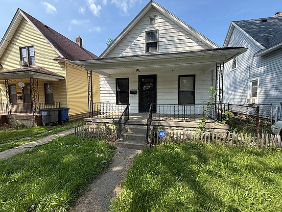 2nd image of 533 Everett St
