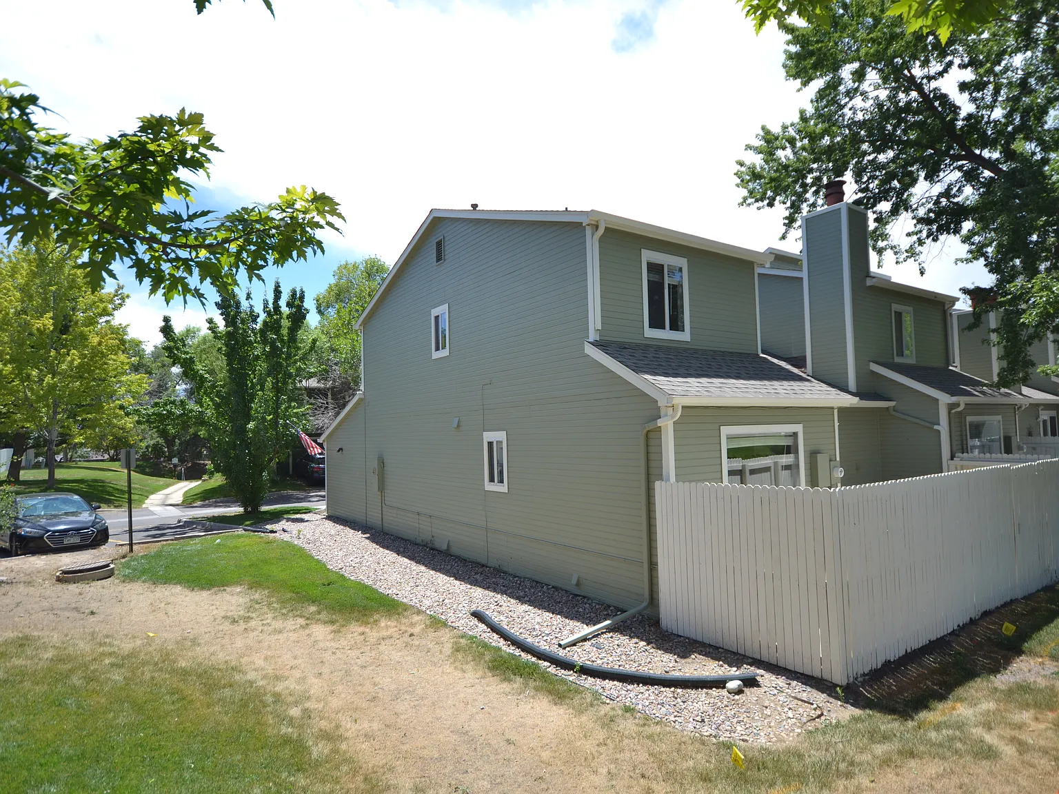 3 bed, 1826 sqft, $2,200 — Photo 2