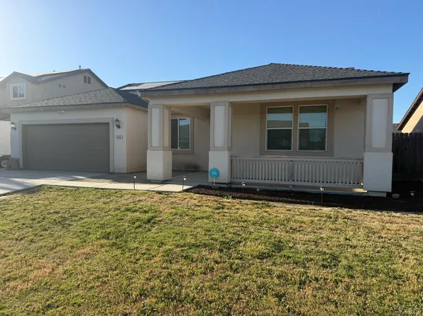 1524 W Manor Ct, Hanford, CA 93230