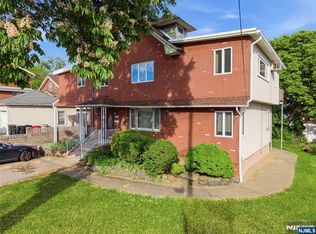 388 Highland Ave, Cliffside Park, NJ 07010