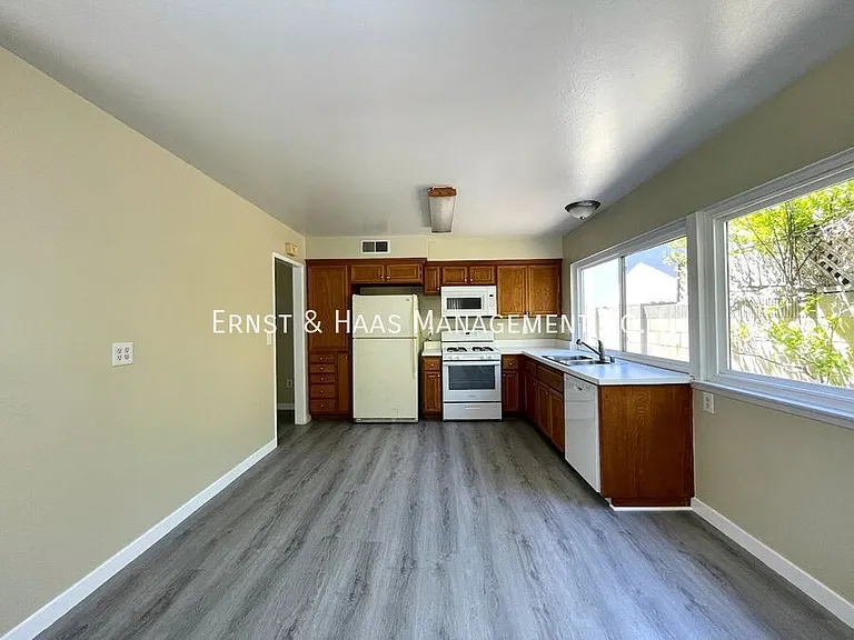 17182 Berlin Ln — Photo 5