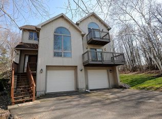 14 Laurel Ridge Dr, Belchertown, MA 01007