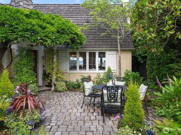 3824 48th Avenue NE, Seattle, WA 98105