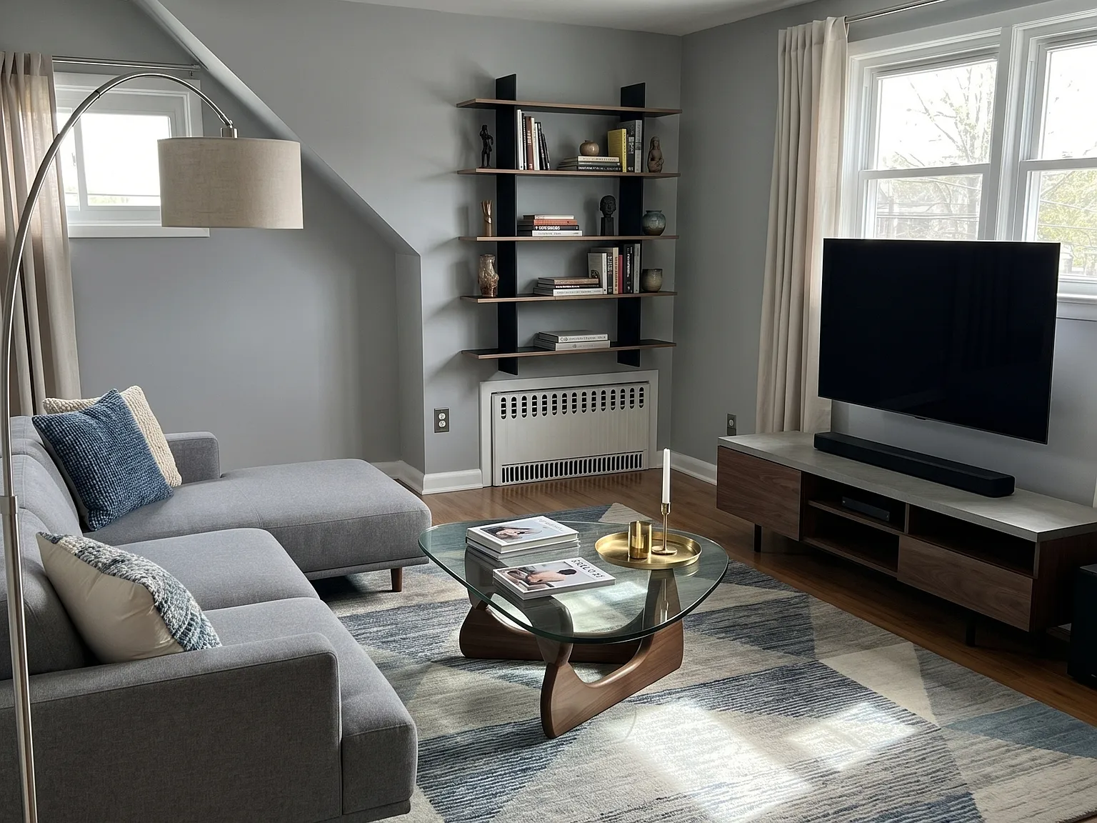 2 bed, 800 sqft, $2,400 — Photo 2