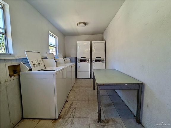 4th image of 1811 Perkins Ave APT 4