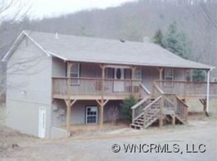 8 Acorn Ln, Fletcher, NC 28732