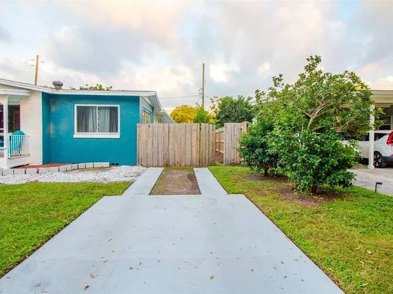 Catalpa Ln — Photo 16