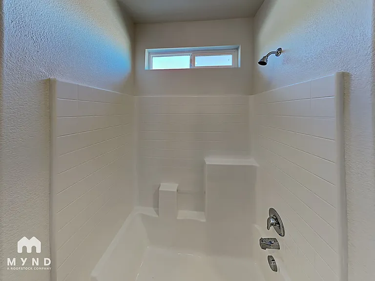 2367 Hancock Dr — Photo 36