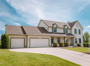 N61W12792 Hemlock Ct, Menomonee Falls, WI 53051
