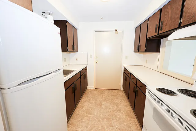 65 Elmwood Park #1 — Photo 10