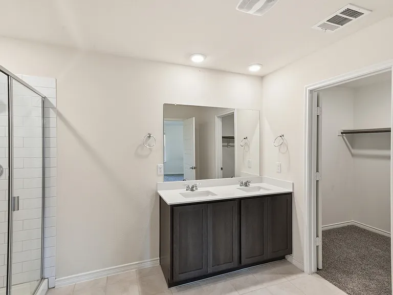 415 Boston Rd — Photo 15