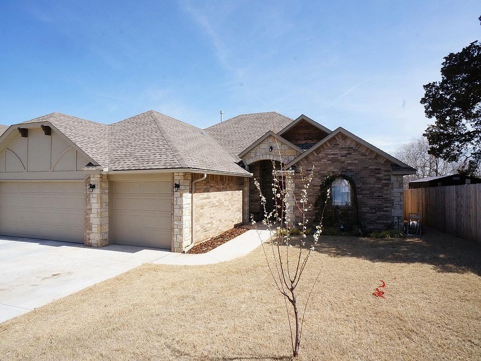 1st image of 308 Evie Pl