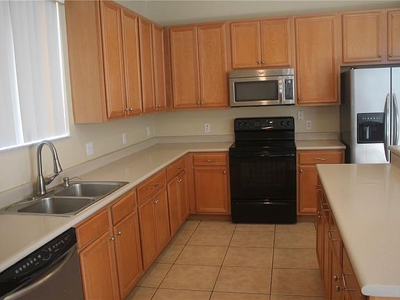 3rd image of 1049 Berkeley Dr