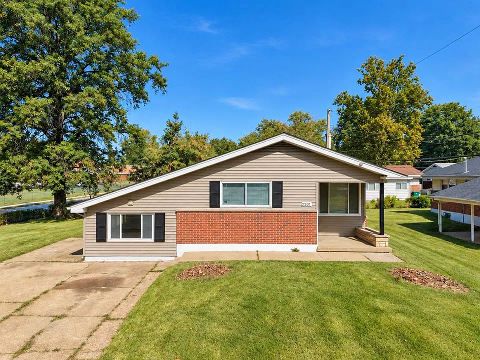2201 Hollis Dr