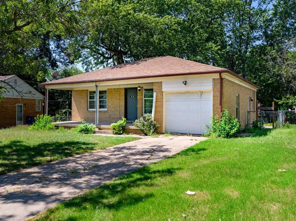 1155 S Inverness Dr, Wichita, KS 67218