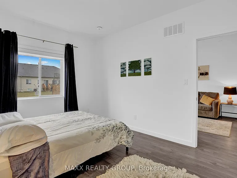 352 Alberta St — Photo 13