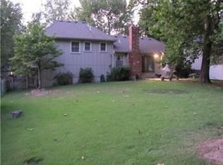 10013 Century Ln, Lenexa, KS 66215