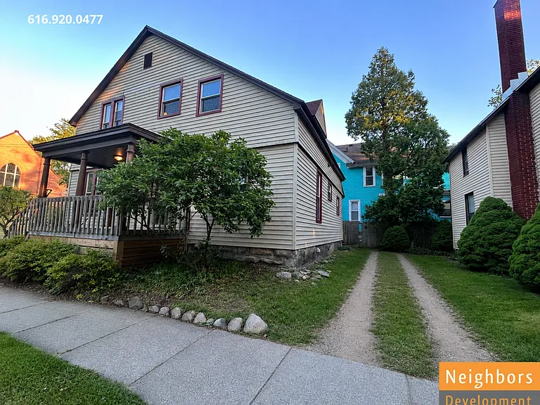 672 Kellogg St SE — Photo 15