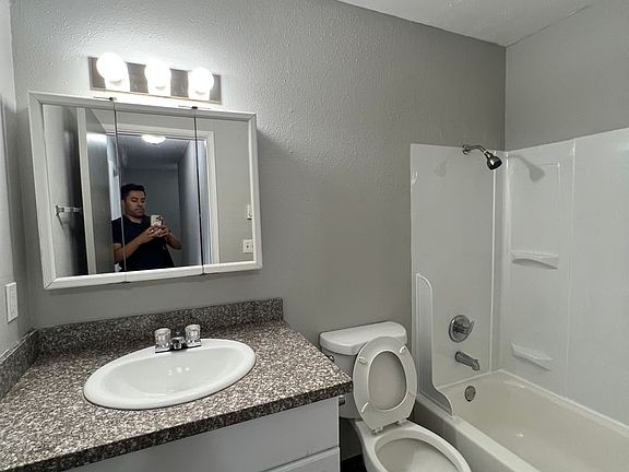 2nd image of 10329 NE Prescott St #311