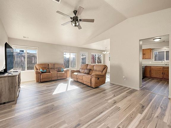 2nd image of 312 Catkin St