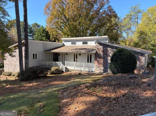 1040 Wordsworth Dr, Roswell, GA 30075