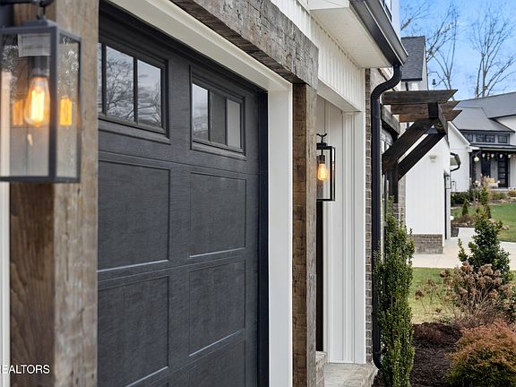 3rd image of 4628 W Beaver Creek Dr
