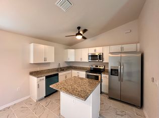 1221 NE 9th St, Cape Coral, FL 33909