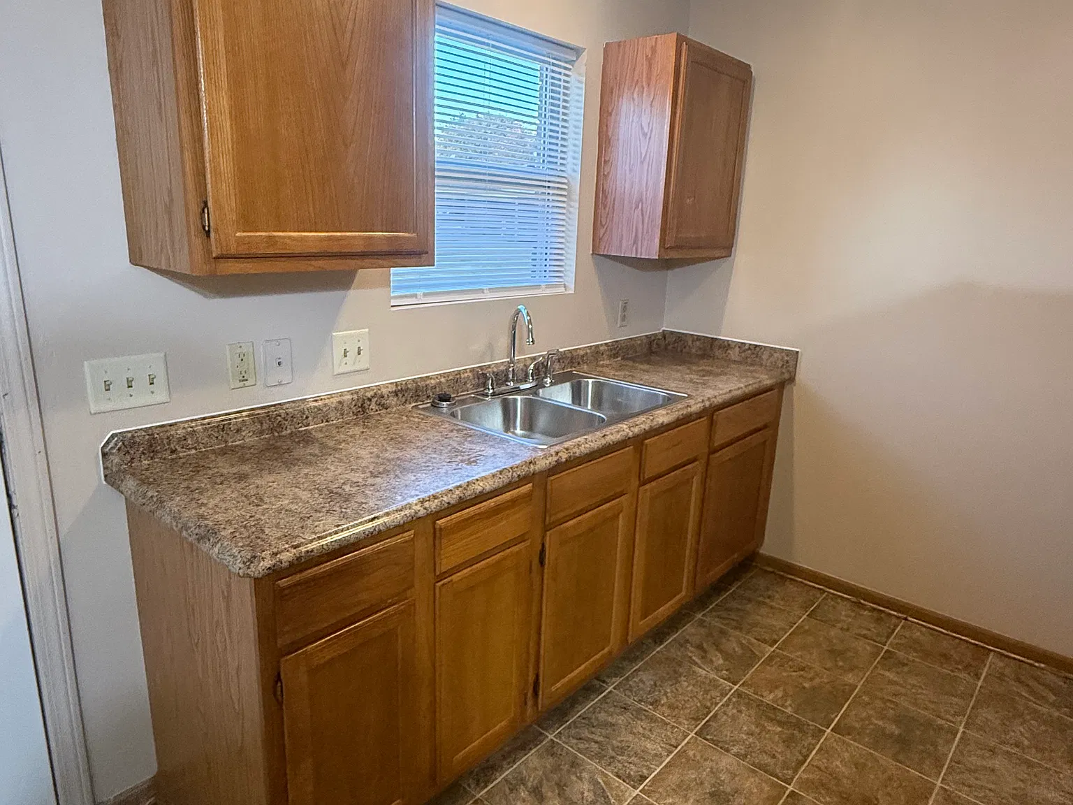 2 bed, $950 — Photo 3