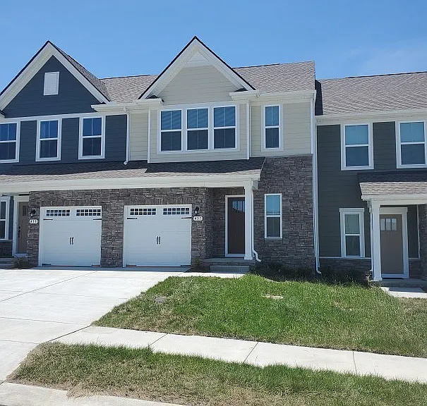 437 Killarney Park — Photo 1