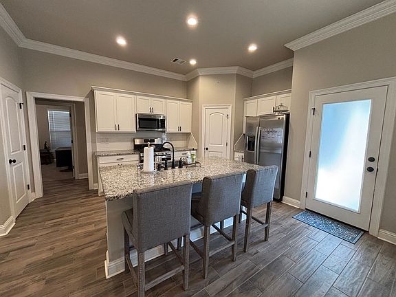4th image of 446 Mangrove Ln