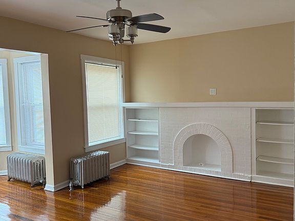 3rd image of 2361 E 70th St #1E