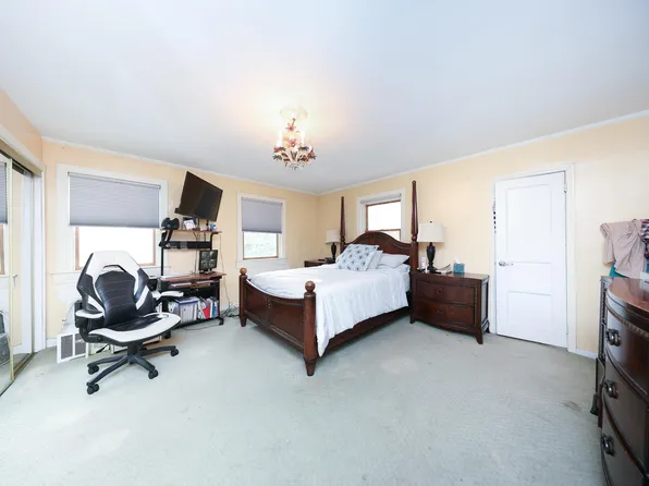 1711 Gerritsen Avenue image 12 of 41