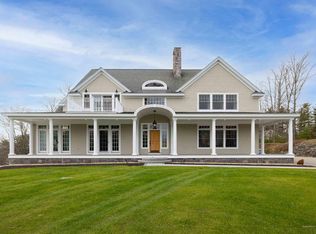 1 Tudor Dr, Kittery, ME 03904
