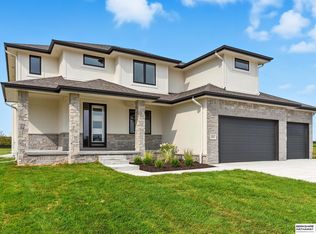 20052 R St, Omaha, NE 68135