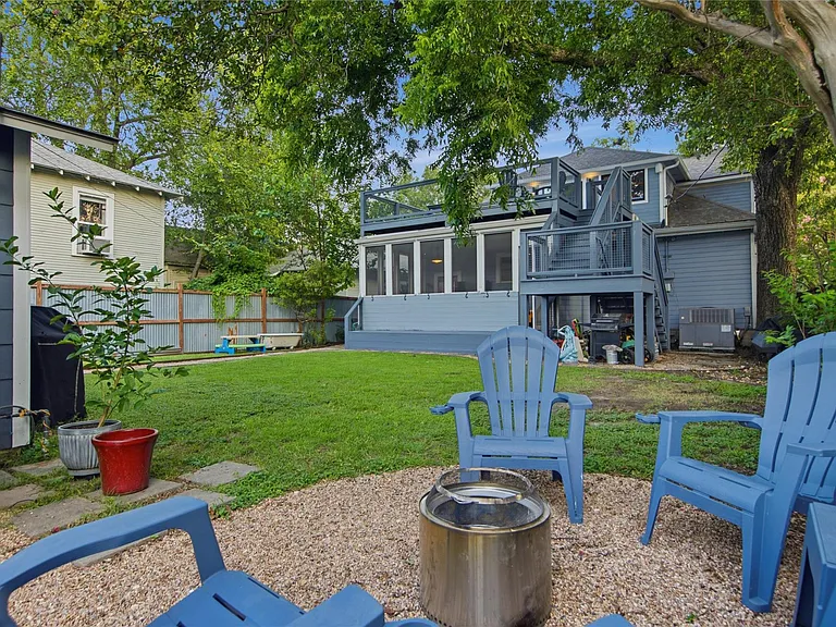 906 Willow St — Photo 24