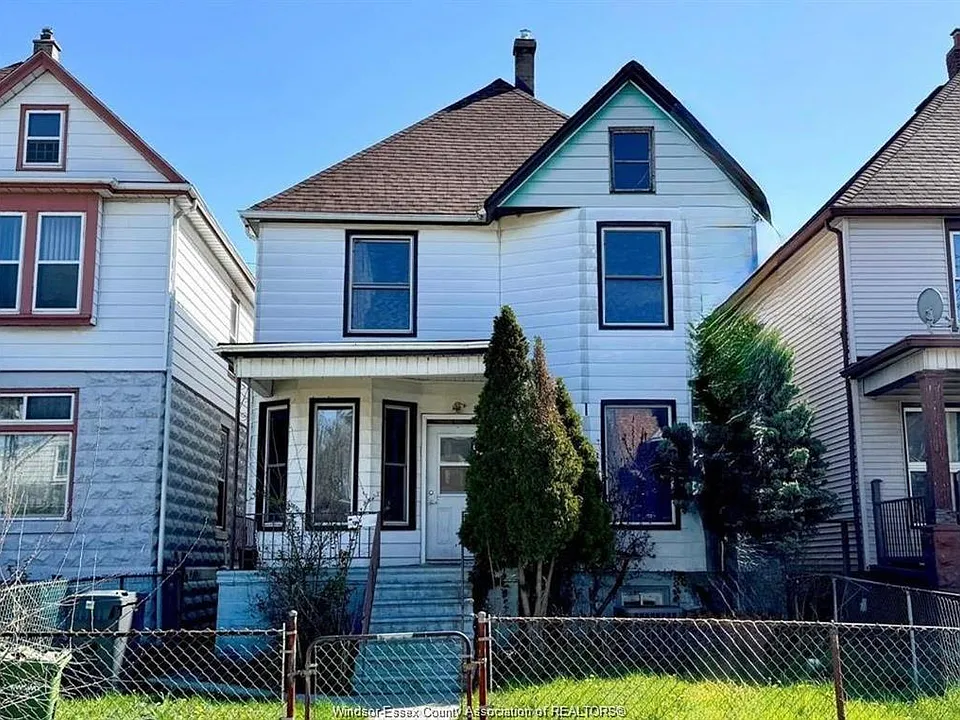 722 Dougall Ave
