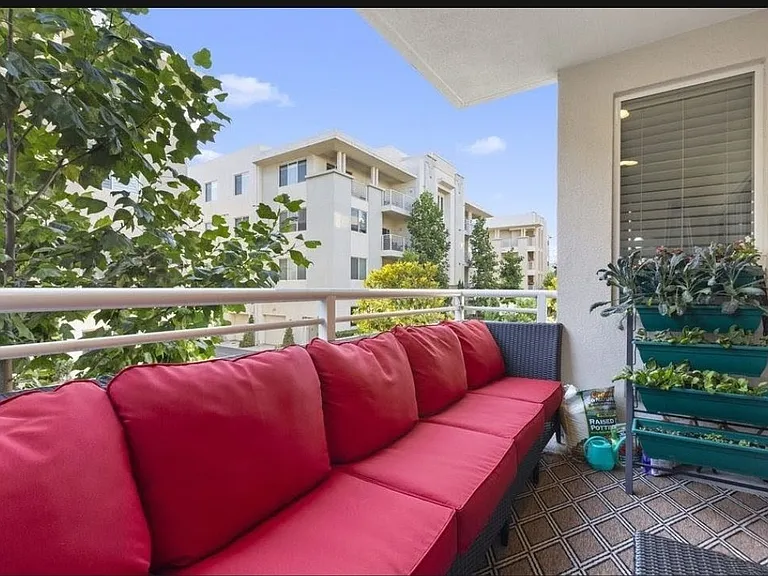 Fresh air and relaxing evenings in your private balcony