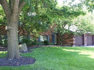 5383 Newport Dr #B, Lisle, IL