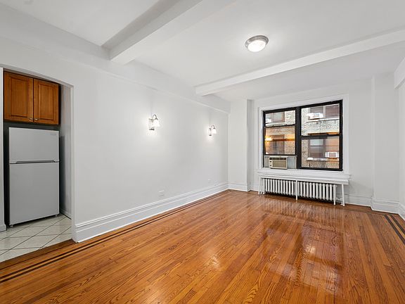 4th image of 235 W 102nd St APT 12E