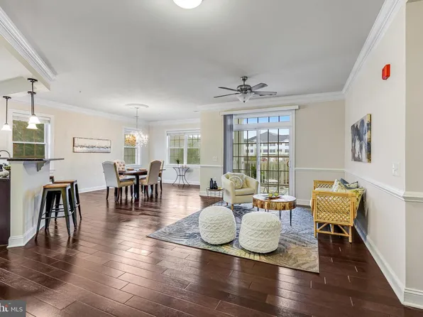 15110 Heather Mill Ln Unit 201, Haymarket, VA 20169